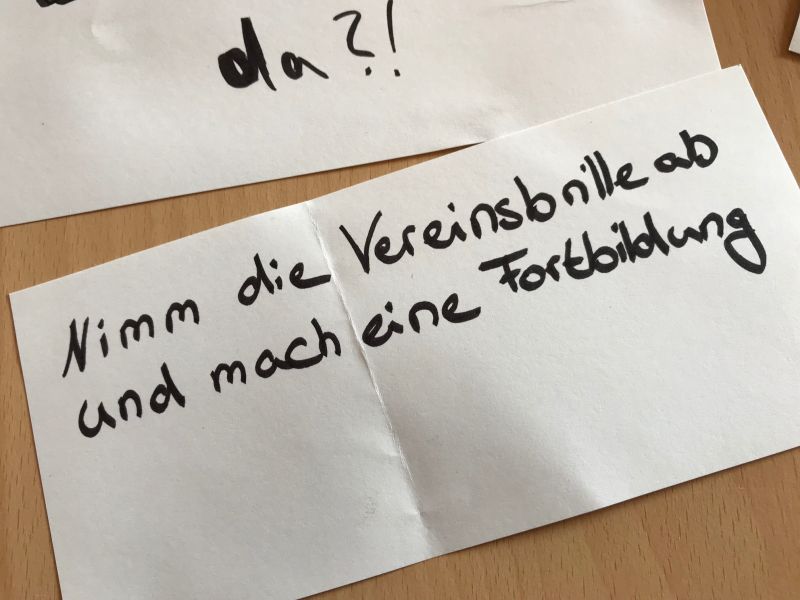 Kommunikation zwischen Schiedsrichter und Trainer